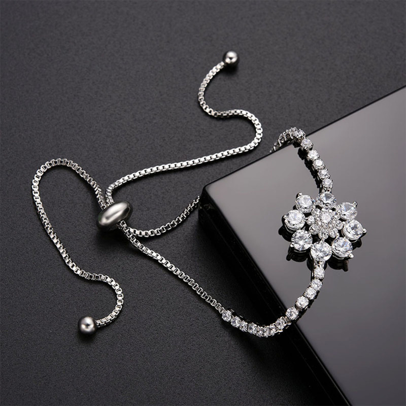 

Rhinestone Flower Design Bracelet 1pc, Silver