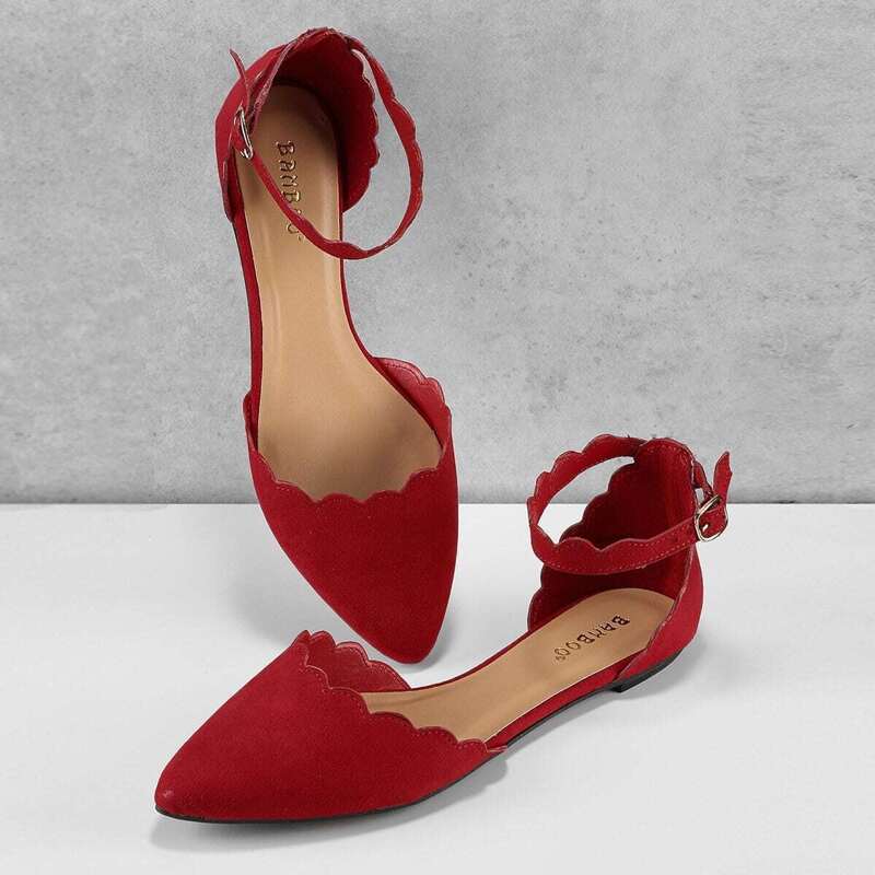 

Pointed Toe Scallop Trim Flats, Red