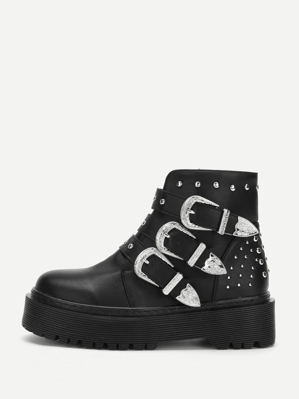 bottines plates a clous