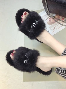 Chancletas mullidas con diseño de letra - Negro - Ver 2