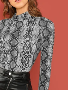 SHEIN Privé Aansluitende slangenhuidprint mockhals top