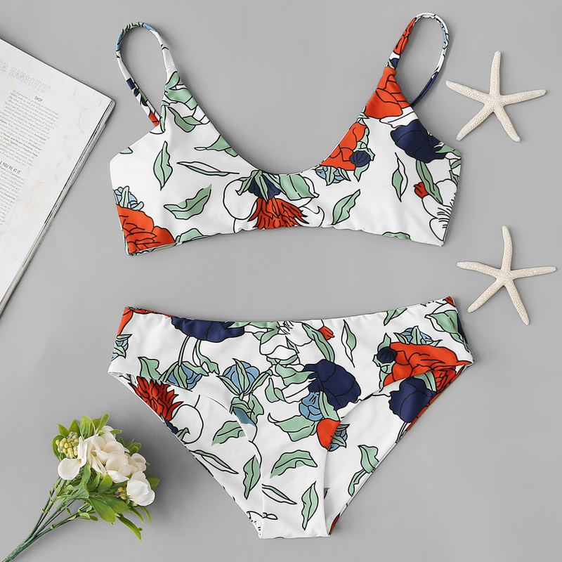 

Random Floral Top With Low Rise Bikini Set, Multicolor