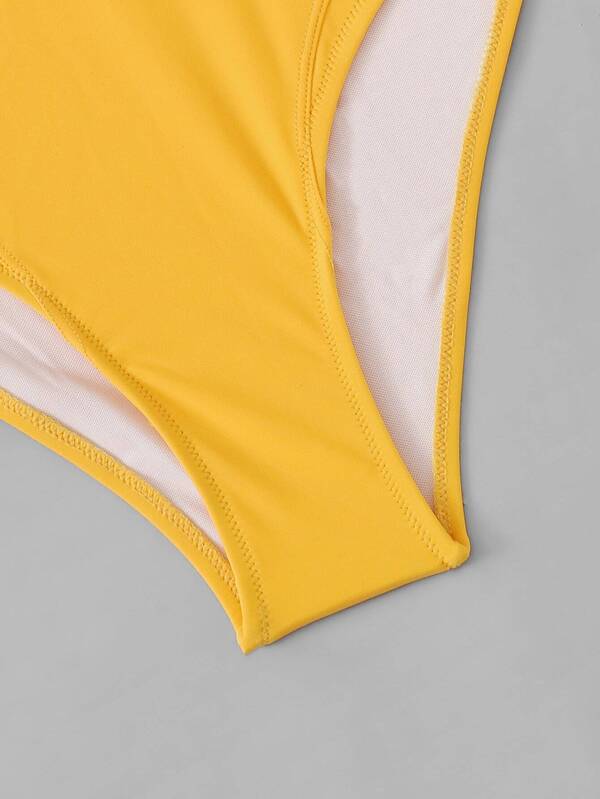 Is That The New Two Tone Belted One Piece Swimwear ?? ROMWE USA