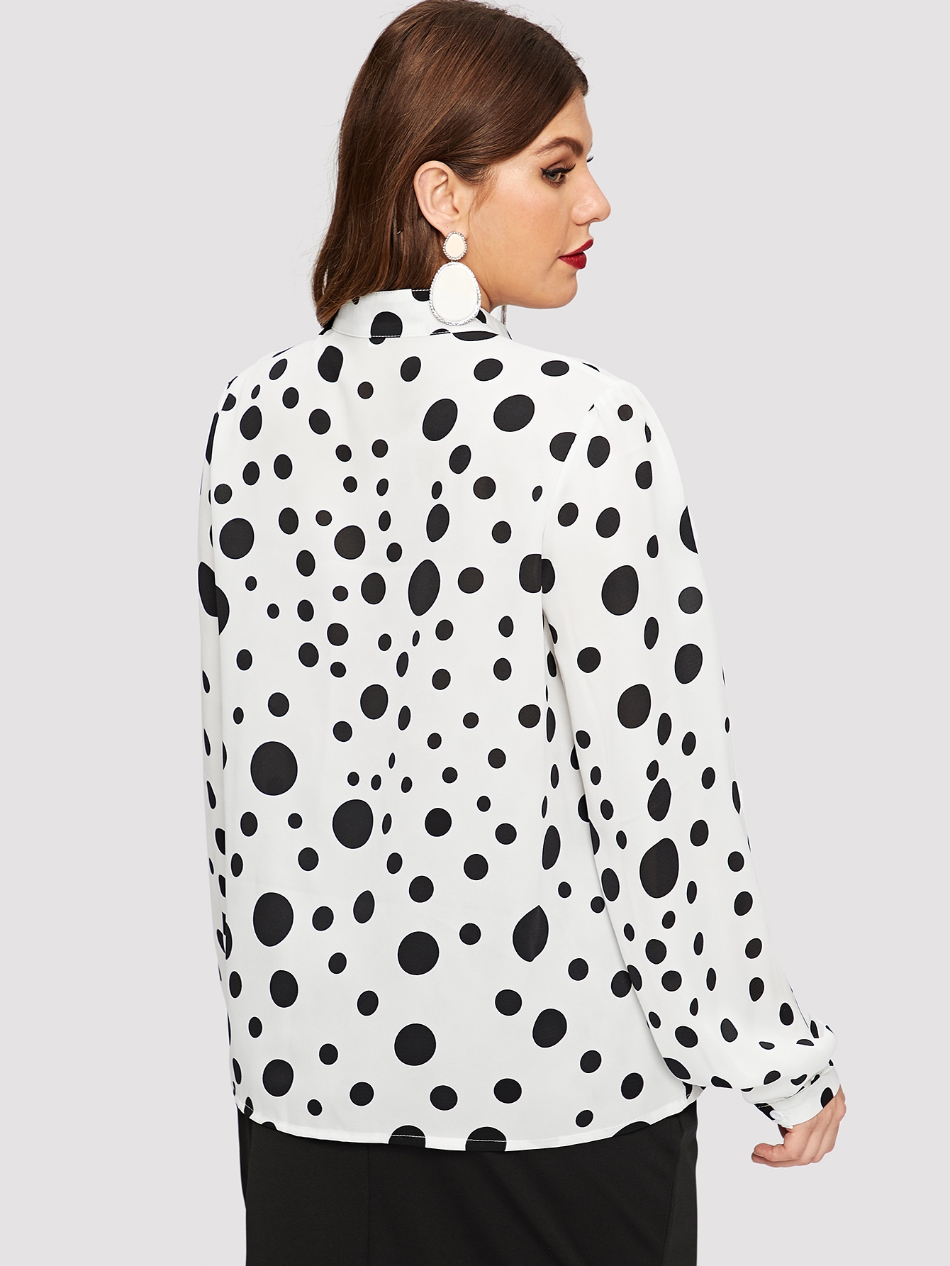 plus polka dot tie-neck blouse -shein(sheinside)