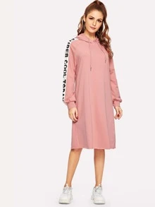 SHEIN فستان صوفي بطباعة الحروف مع أكمام راجلان