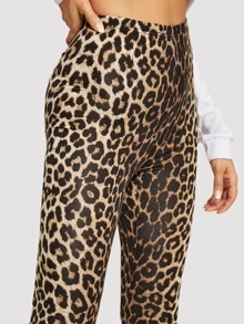 SHEIN Essnce Leggings con estampado de leopardo de cintura alta - Multicolor - Ver 5