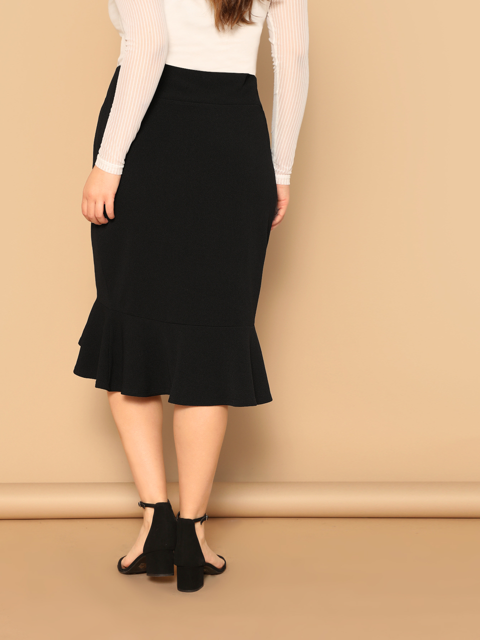 Plus Asymmetrical Ruffle Hem Solid Skirt