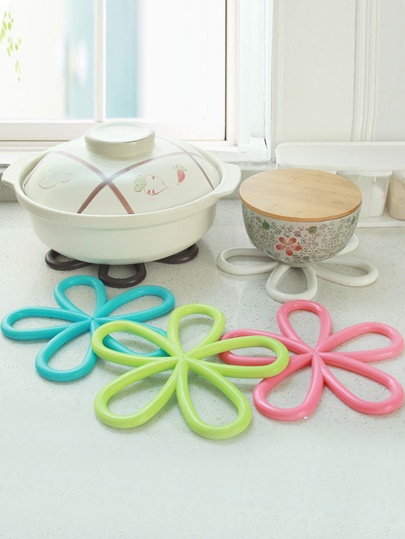 Random Color Flower Insulation Pad 2pcs pictures