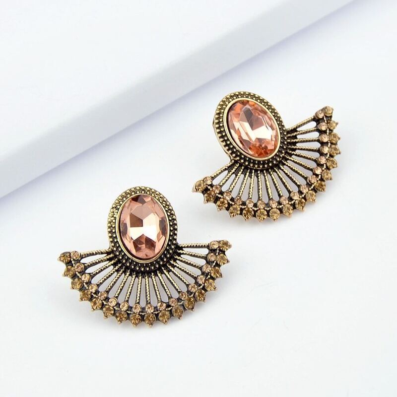 

Brown Retro Crystal Semicircle Stud Earrings