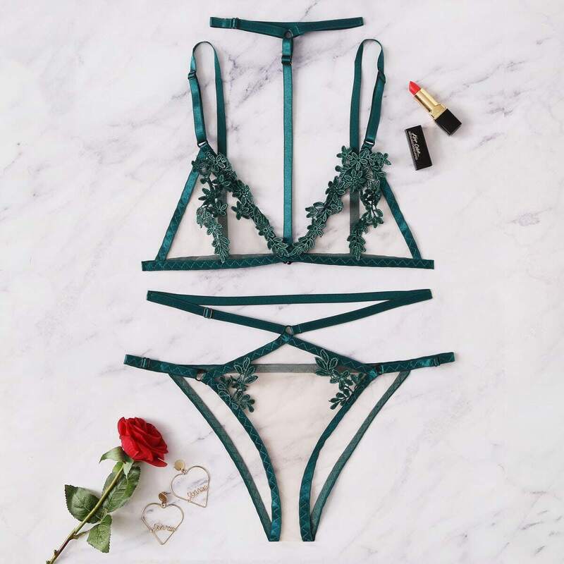 

Harness Appliques Lingerie Set With Choker, Green