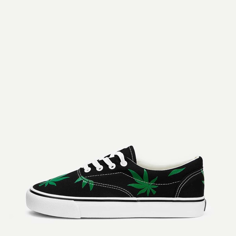 

Guys Leaf Print Low Top Canvas Sneakers, Black