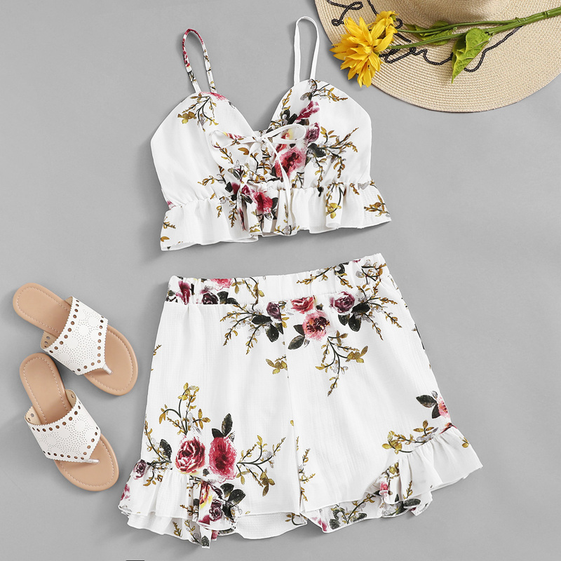 

Floral Print Cami Top With Ruffle Trim Shorts, Multicolor
