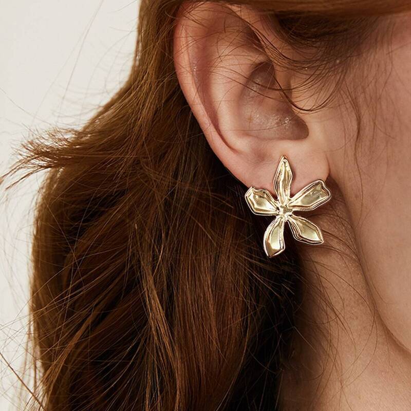 

Flower Shaped Stud Earrings 1pair, Gold