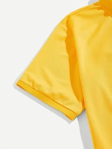 Manfinity Blusa polo de hombres con botón medio con botón con bordado de letra y círculo - Mostaza Amarilla - Ver 4