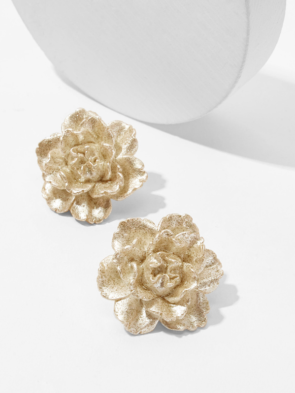 Metal Flower Shaped Stud Earrings 1pair Metal Flower Shaped Stud Earrings 1pair