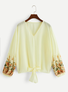 Plus Floral Print Knot Hem Blouse