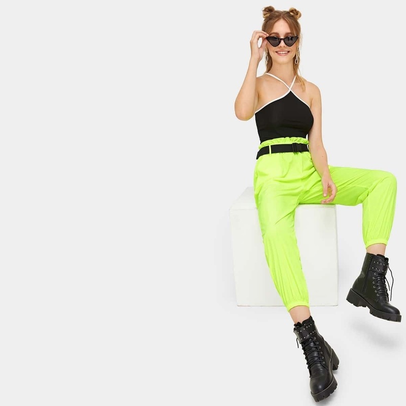 

Neon Lime Elastic Hem Pants With Push Buckle Belt, Green bright