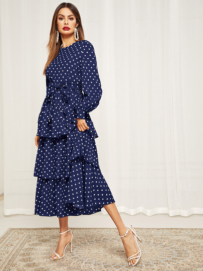 Robe ceinturée à pois avec volants