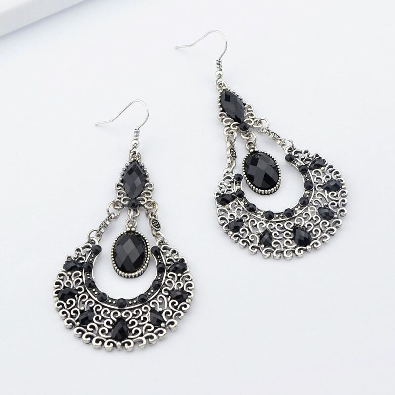 

Black Gemstone Retro Silver Hollow Dangle Earrings 1pair