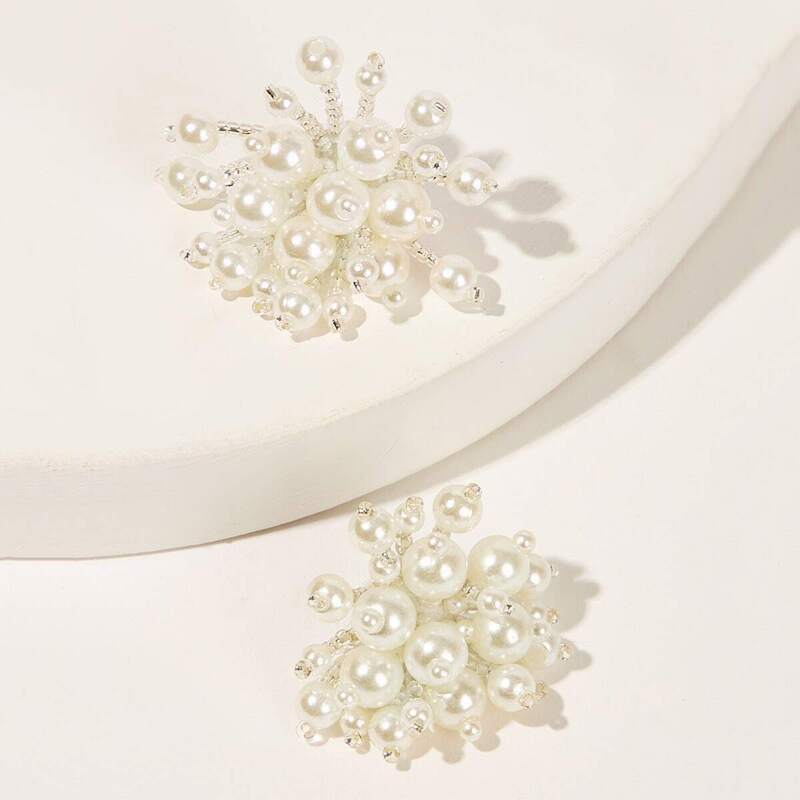 

Faux Pearl Flower Stud Earrings 1pair, White