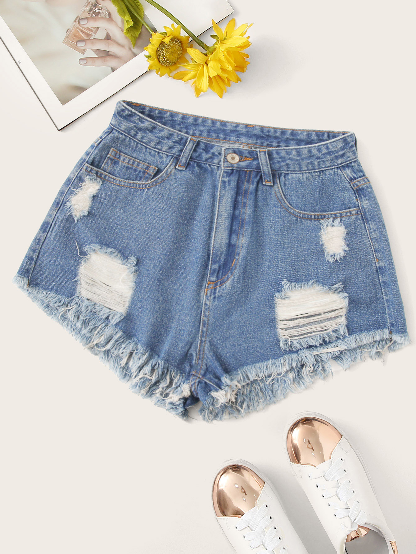 SHEIN Shorts mezclilla bajo crudo con diseño roto | Mode de Mujer | SHEIN  España