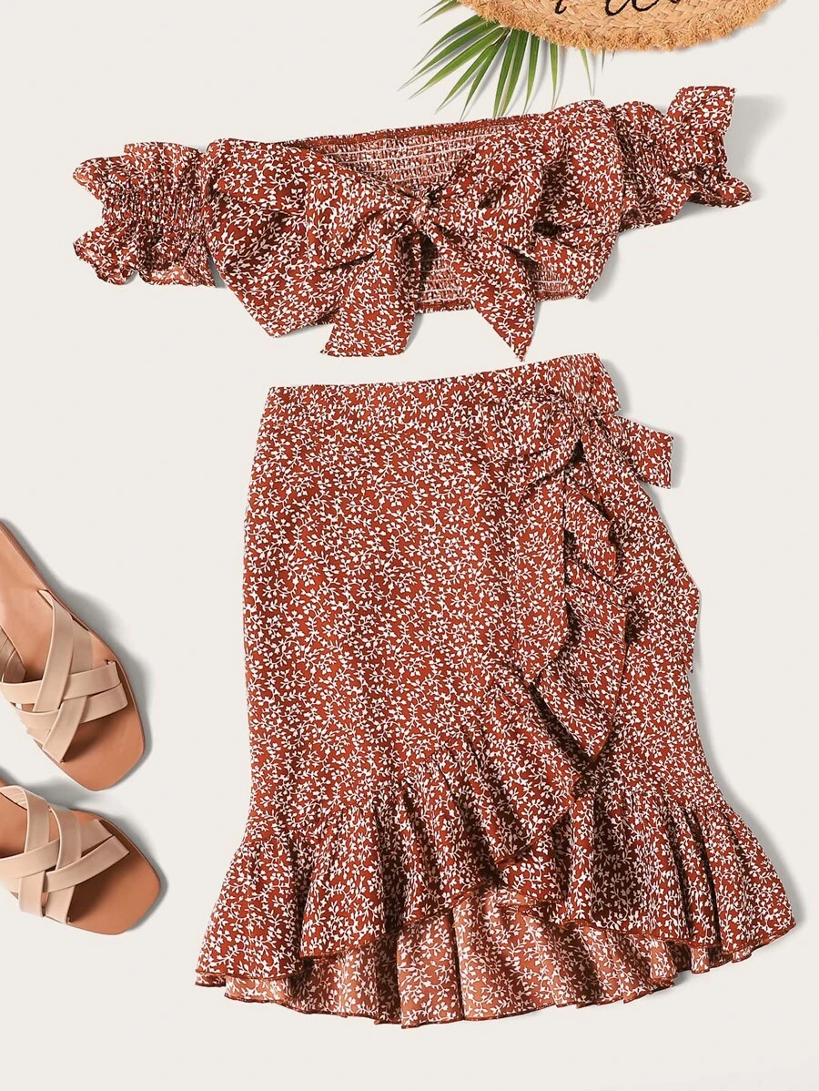 SHEIN WYWH Conjunto top de hombros descubiertos floral fruncido con nudo con falda cruzada fruncido - Rojo - Ver 1