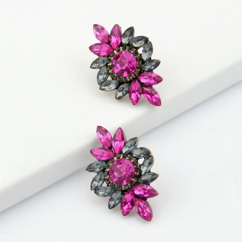 

Hotpink Vintage Rhinestone Flower Earrings, Hot pink