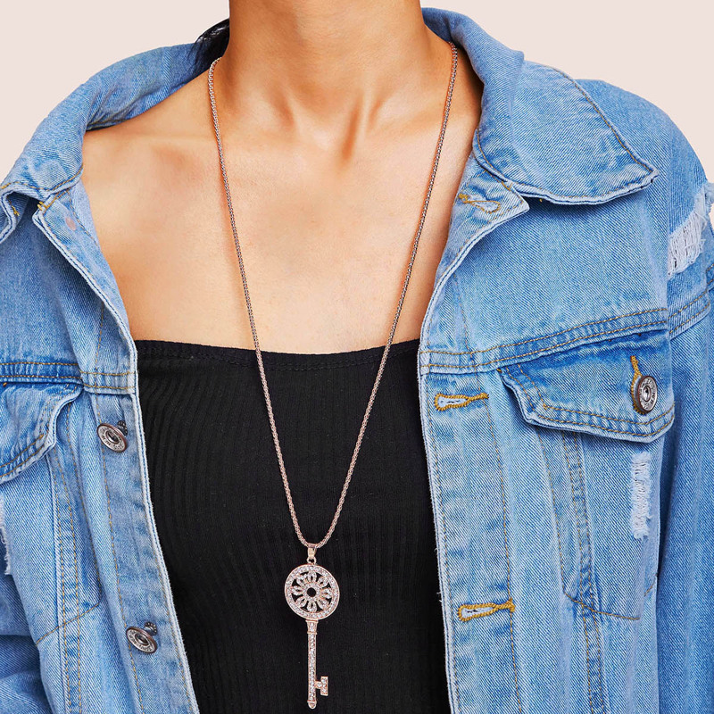 

Rhinestone Key Pendant Necklace 1pc, Gold