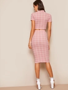 SHEIN Privé Conjunto top corto de cuello alto con estampado de cuadros con falda ajustada - Rosa Pálido - Ver 2