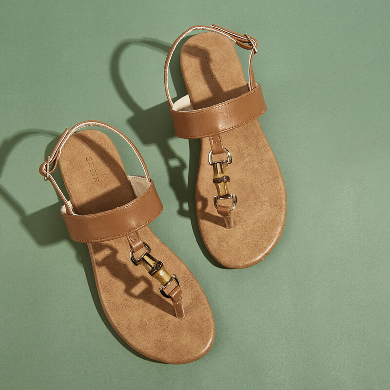 

Toe Post Buckle Strap Sandals, Brown