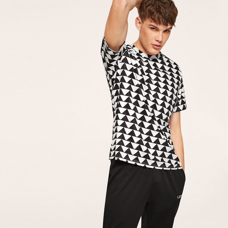 

Guys Geo Print Tee, Black and white