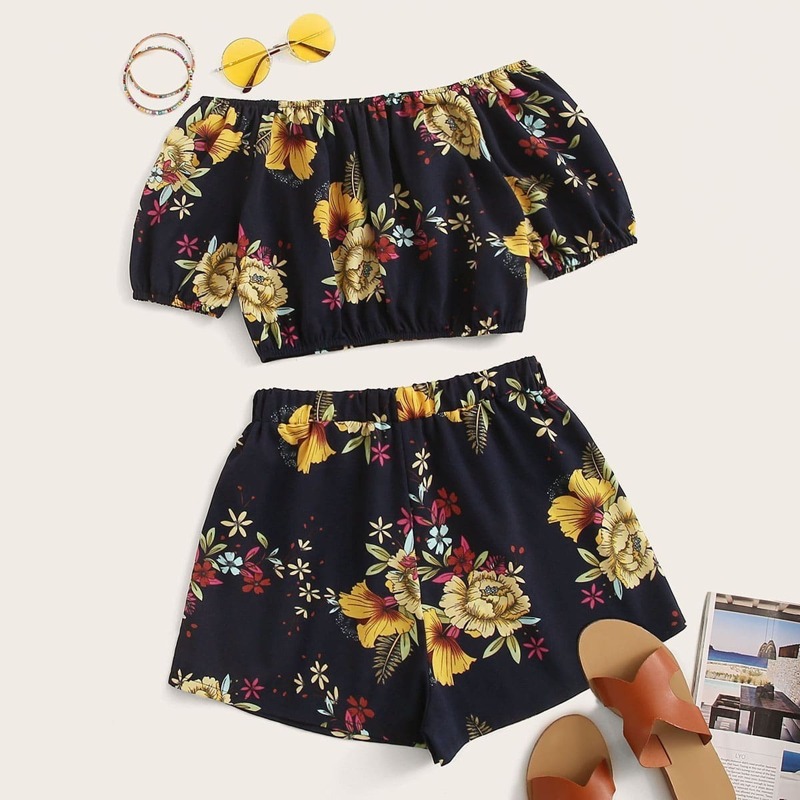 

Off-shoulder Floral Print Blouse & Shorts, Multicolor