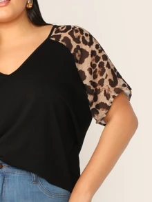 SHEIN LUNE Top de manga raglán de leopardo escote V-grande - Negro - Ver 4