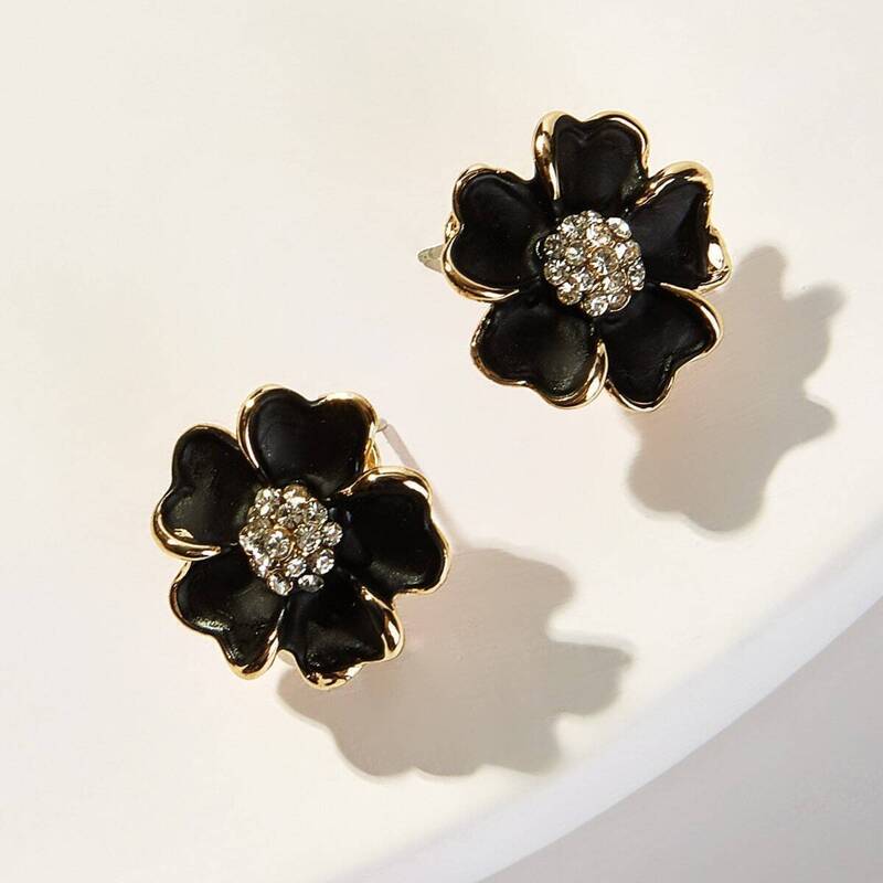 

Flower Shaped Stud Earrings 1pair, Black