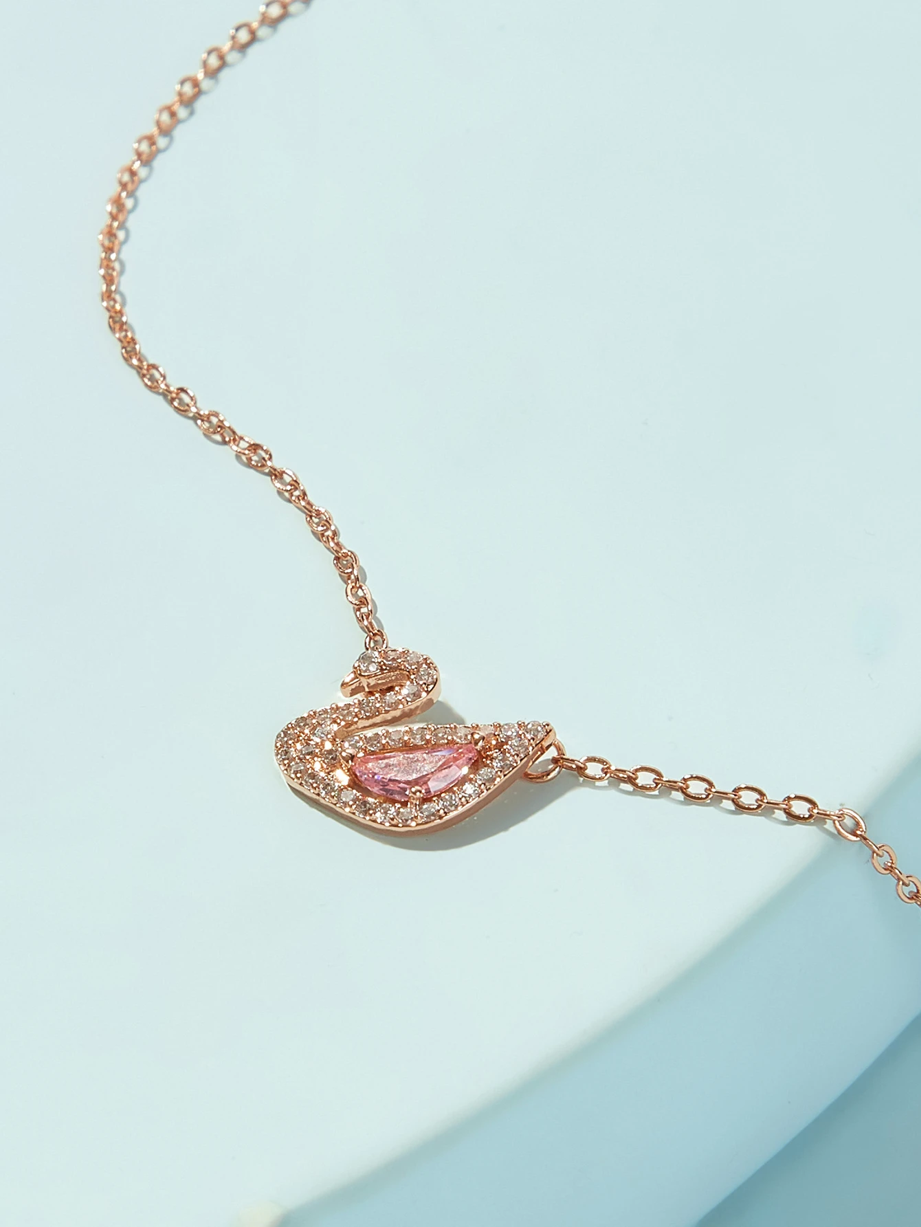 Collier de chaîne avec pendentif de cygne et strass 1 pièce Collier de chaîne avec pendentif de cygne et strass 1 pièce