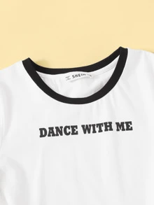 SHEIN Conjunto para niñas de camiseta ringer con estampado de letras y falda con botón - Blanco y Negro - Ver 3