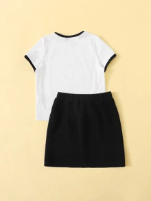 SHEIN Conjunto para niñas de camiseta ringer con estampado de letras y falda con botón - Blanco y Negro - Ver 2