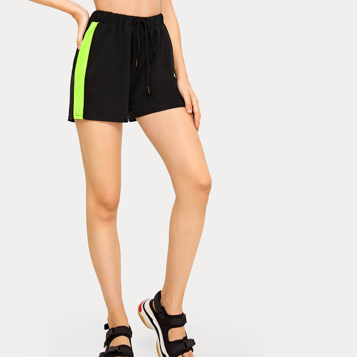 

Contrast Panel Drawstring Waist Shorts, Black