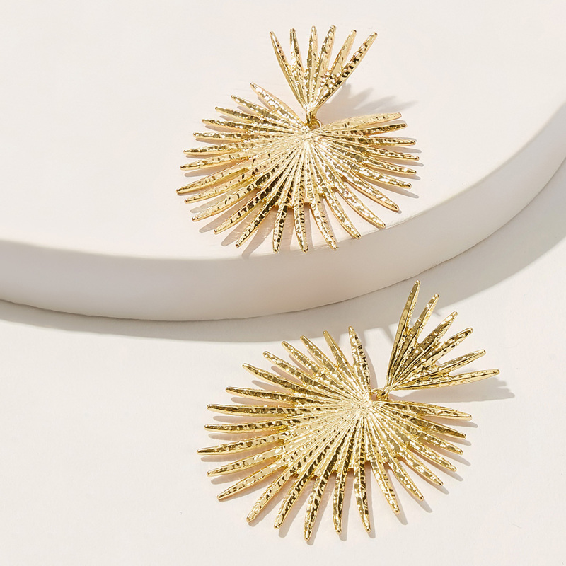 

Radiation Shaped Drop Earring 1pair, Gold
