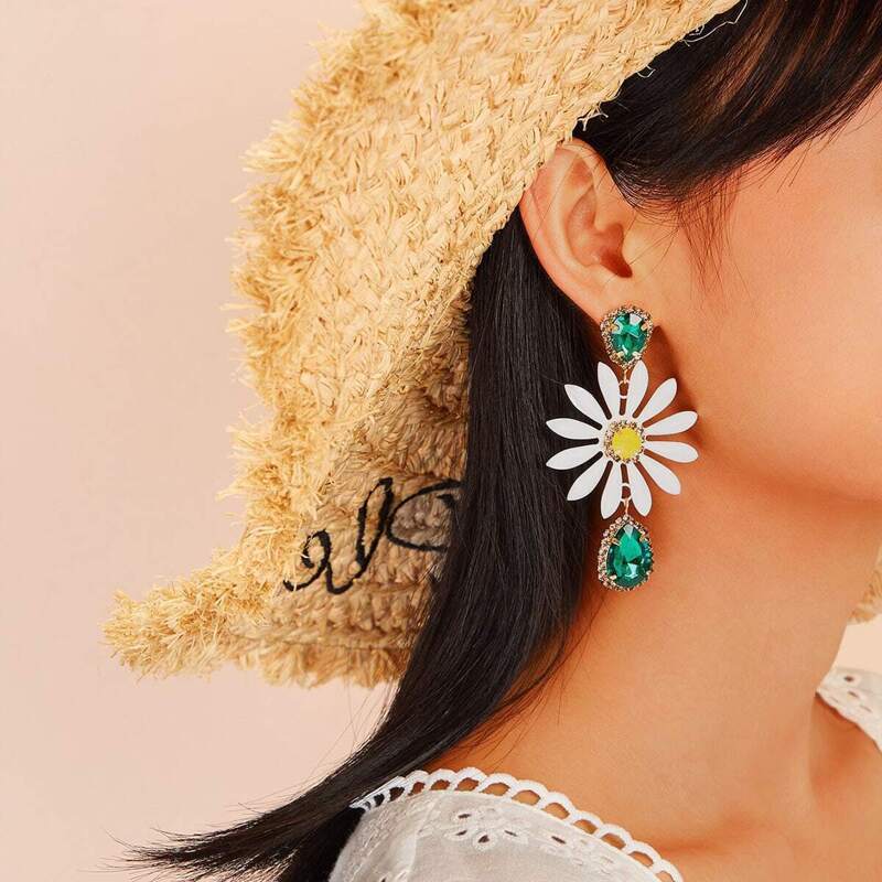 

Daisy Decor Crystal Drop Earrings 1pair, Multicolor