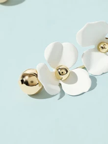 Flower Decor Bar Drop Earrings 1pair - White - View 5