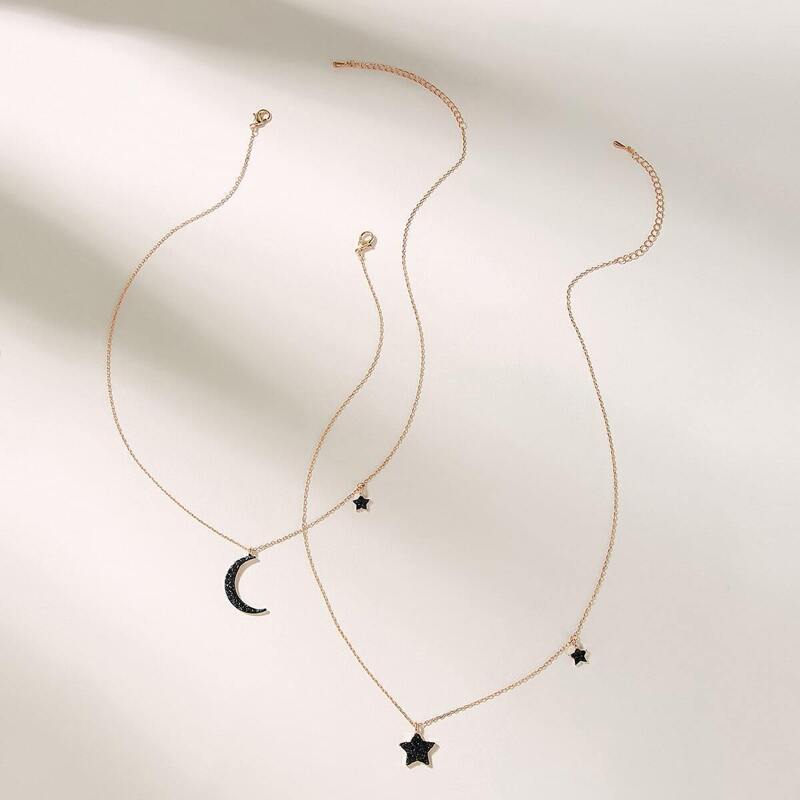 

Moon & Star Charm Pendant Necklace 2pcs, Black