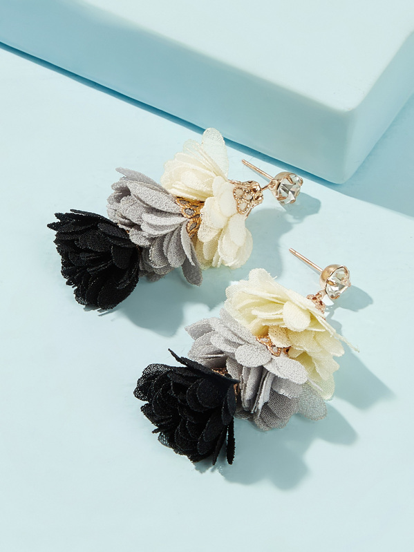 Tiered Layer Flower Design Drop Earrings 1pair Tiered Layer Flower Design Drop Earrings 1pair