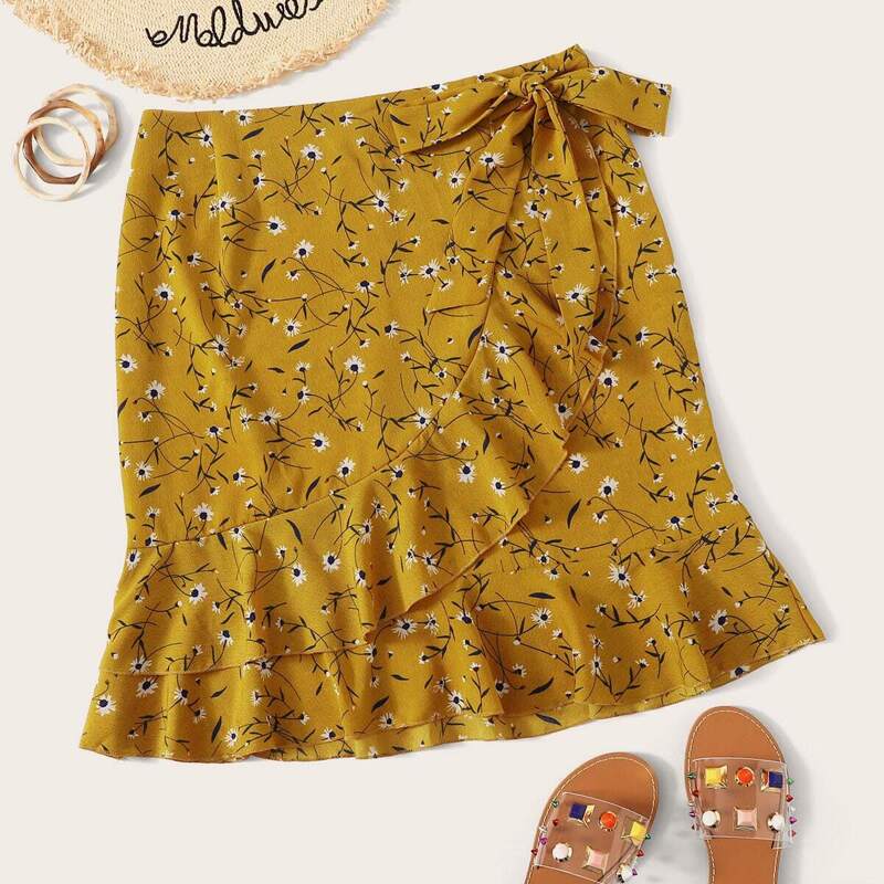 

Plus Ditsy Floral Ruffle Hem Tie Side Skirt, Yellow
