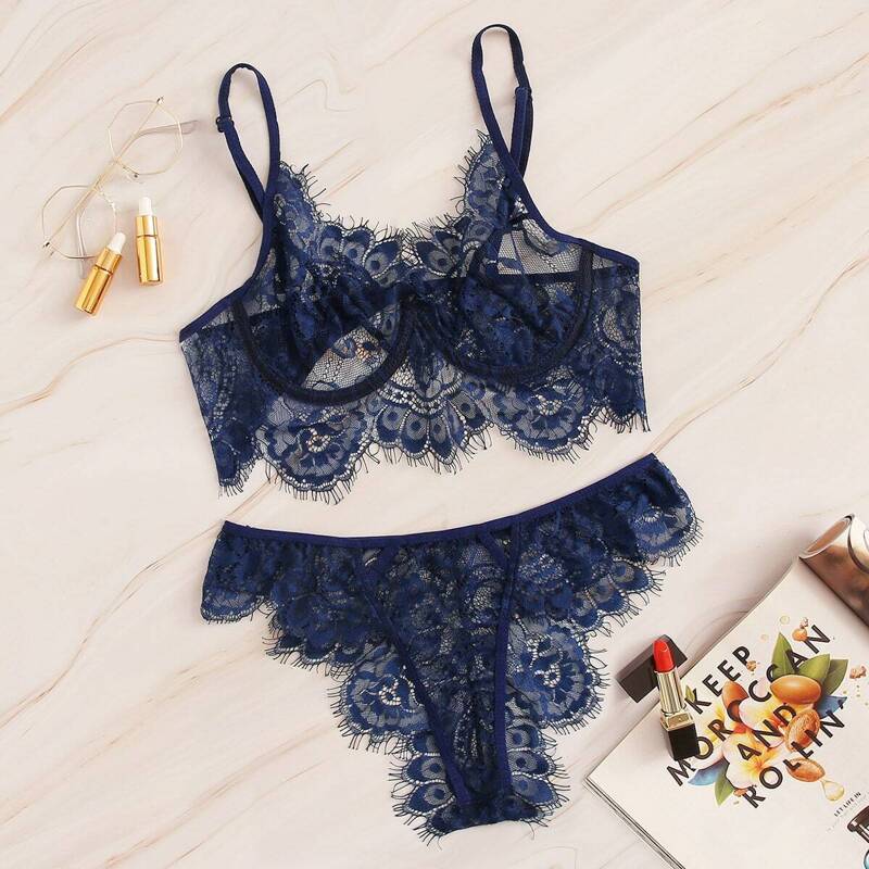 

Plus Floral Lace Lingerie Set, Navy