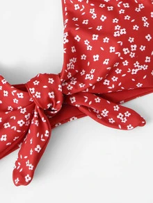 碎花印花结饰比基尼上衣，适合夏季海滩度假