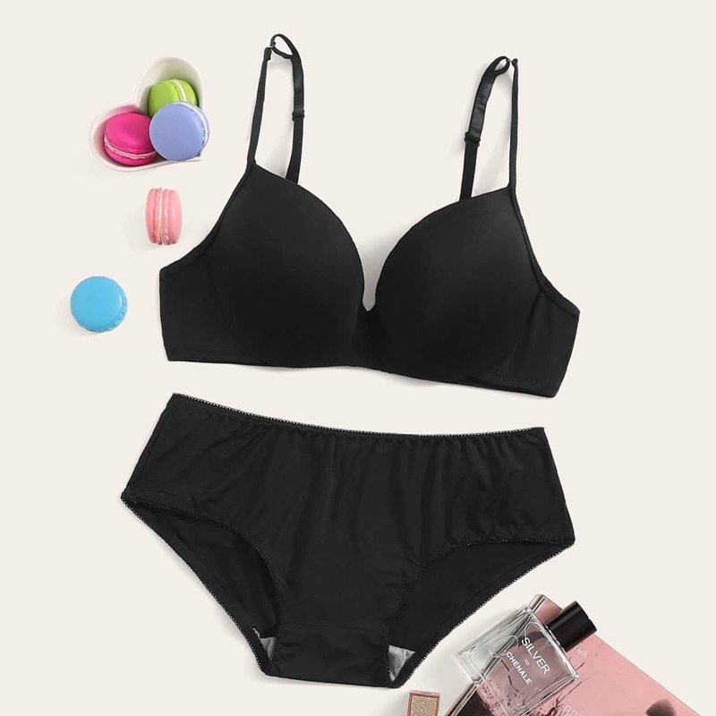 

Adjustable Strap Underwire Lingerie Set, Black