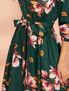 SHEIN Clasi 彈性腰帶花卉連衣裙