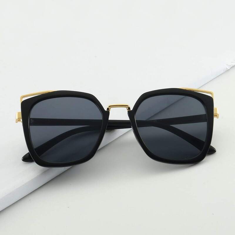 

Metal Detail Cat Eye Sunglasses, Black
