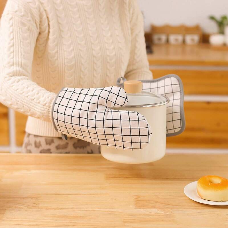 

Plaid Pattern Oven Mitt & Potholder 2pcs, Black and white